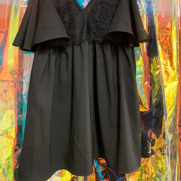 Black Short Sleeve Dress - Picture 2 of 5